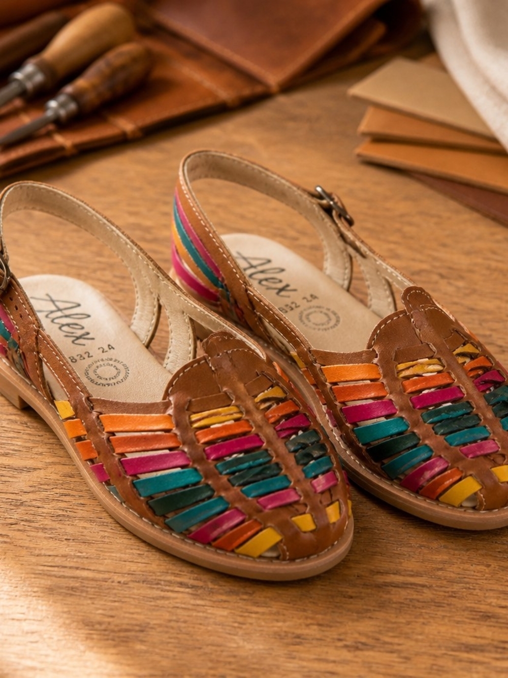 Alex Handmade Women's Leather Hurrachies Size 7/24